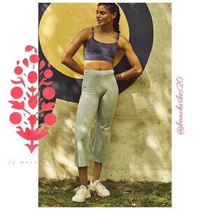 *FP MOVEMENT BY FREE PEOPLE Hot Shot Crop Flares Heather Grey NWOT M FP-124
